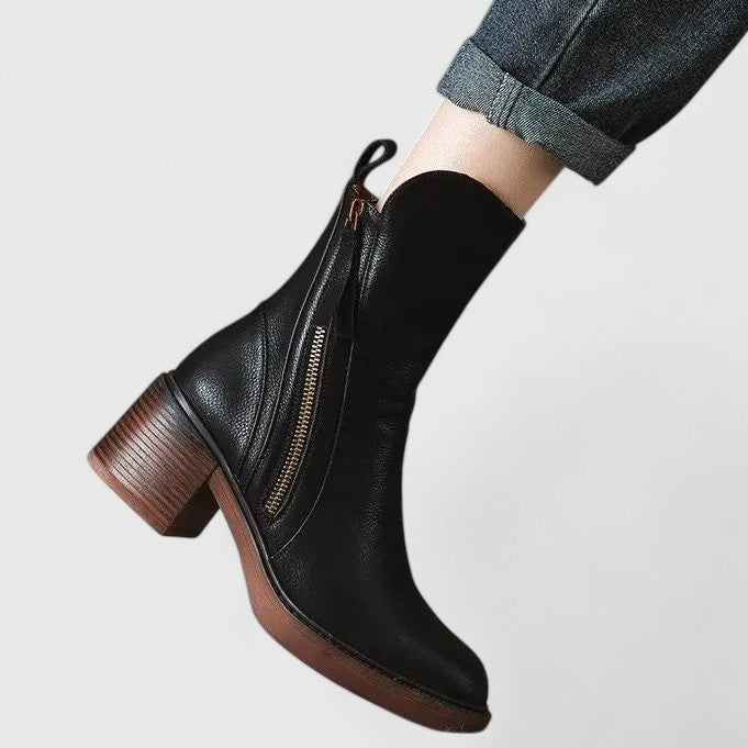 Women's Elegant Boots in Black or Brown