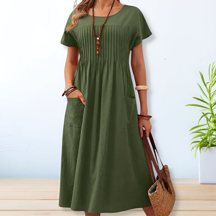 H&R™ | Flattering Pleated Midi Dress