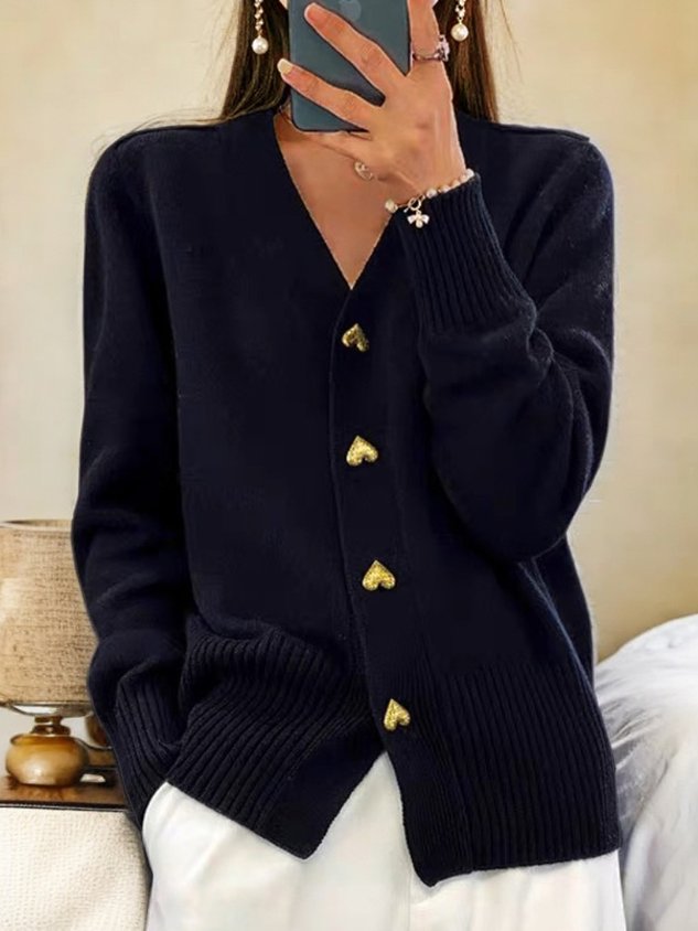 Lyddia | Cardigan With Heart Button